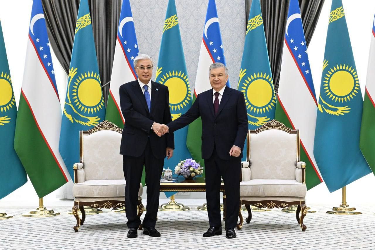 O‘zbekiston va Qozog‘iston Prezidentlari keng ko‘lamli hamkorlikni chuqurlashtirishga tayyorligini bildirdi