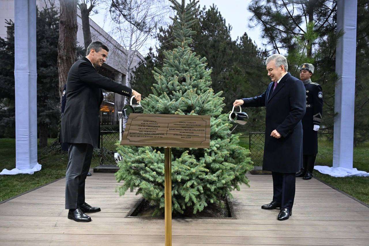 Oʻzbekiston va Paragvay Prezidentlari birgalikda daraxt ekdilar