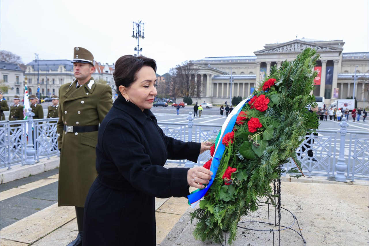 Oliy Majlis Senati Raisi Budapeshtdagi Qahramonlar maydonida hurmat bajo keltirdi